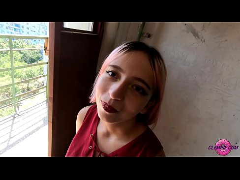 ❤️ Ikasle sentsuak arrotz bat zurrupatzen du kanpoaldean - Cum On His Face Azal pornoa %eu.vegasservice.ruan ❌️❤